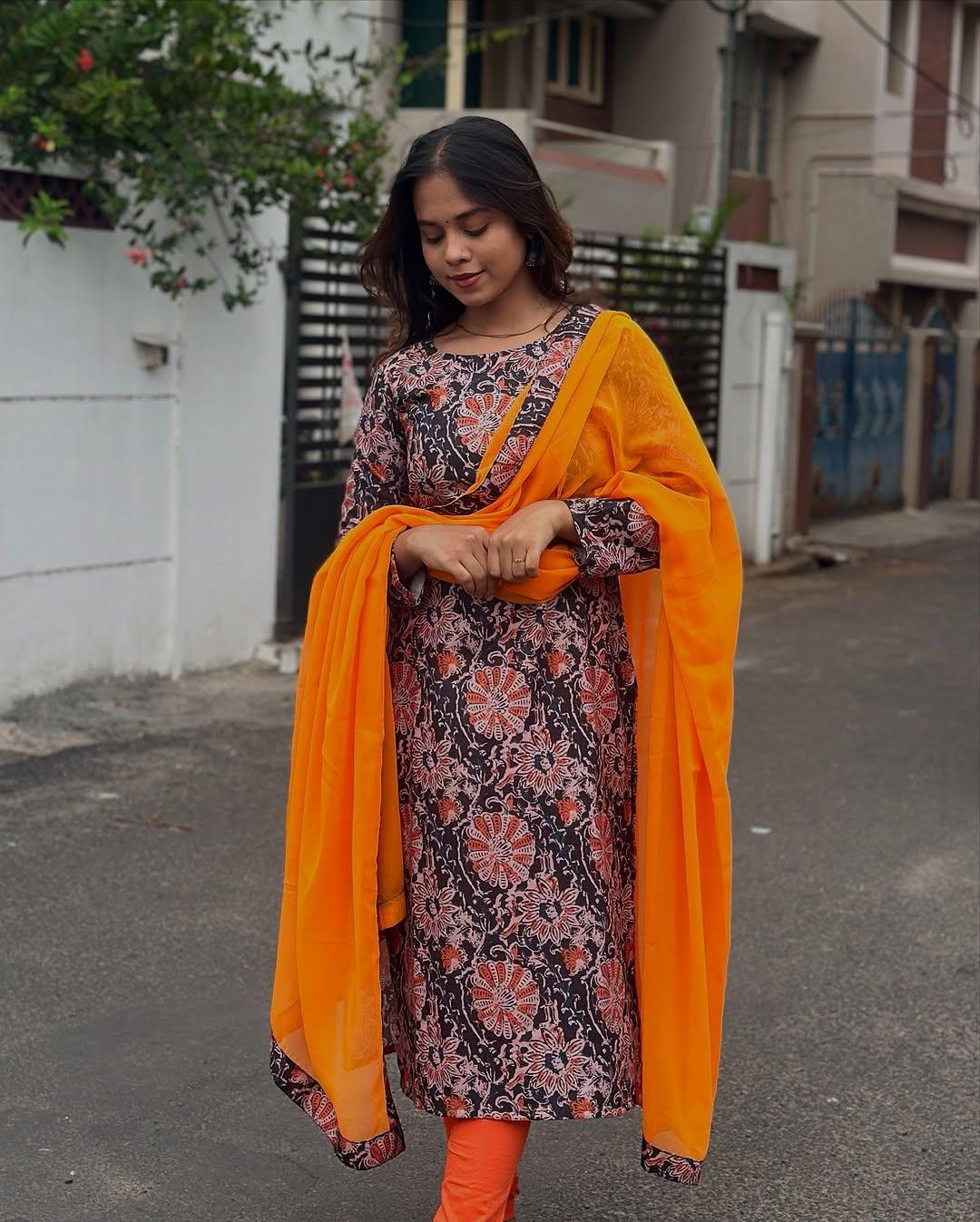 Women's Kalamkari Floral Printed Straight Kurti Set with Dupatta