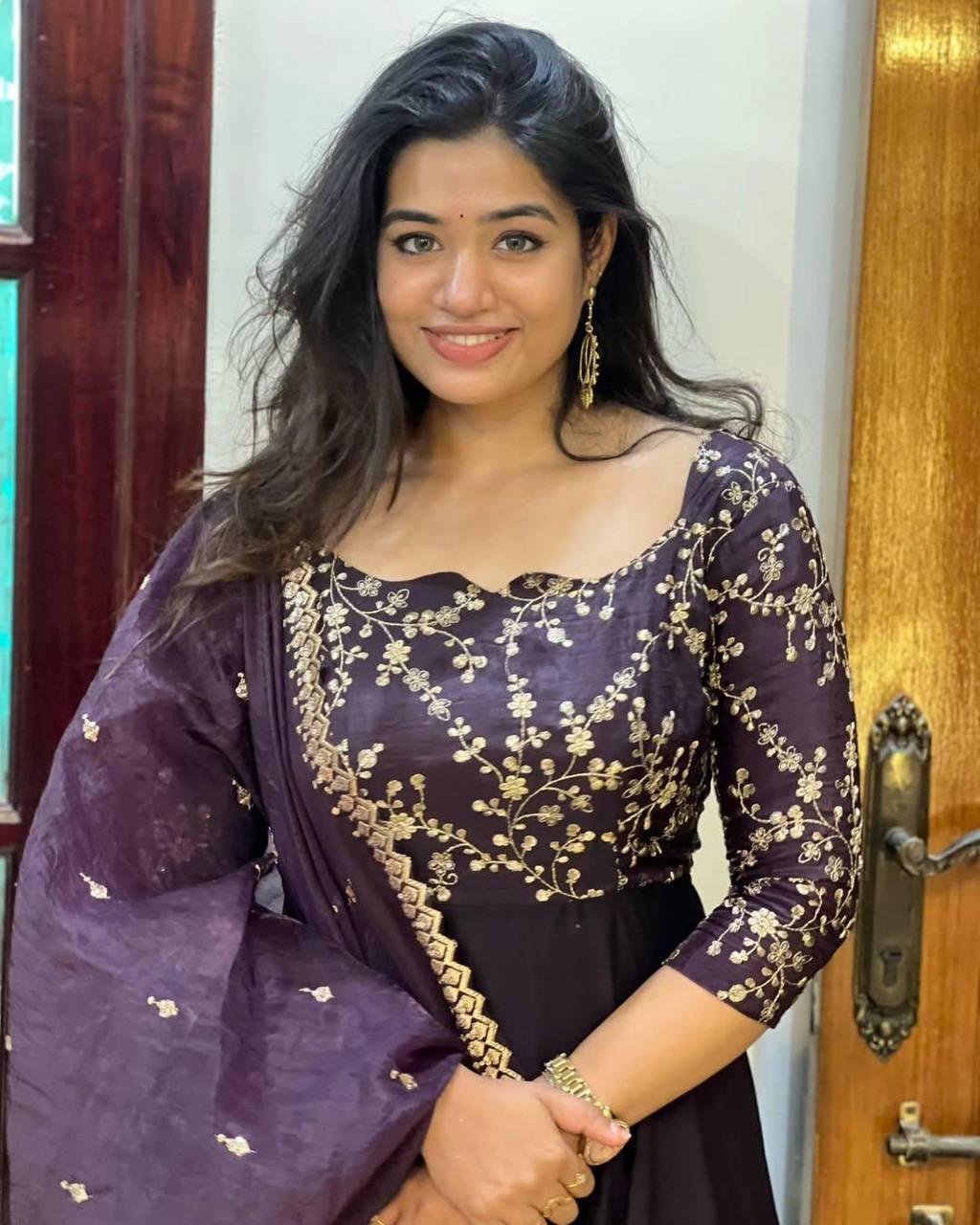 Elegant Vichitra Silk Anarkali Set 🌸✨