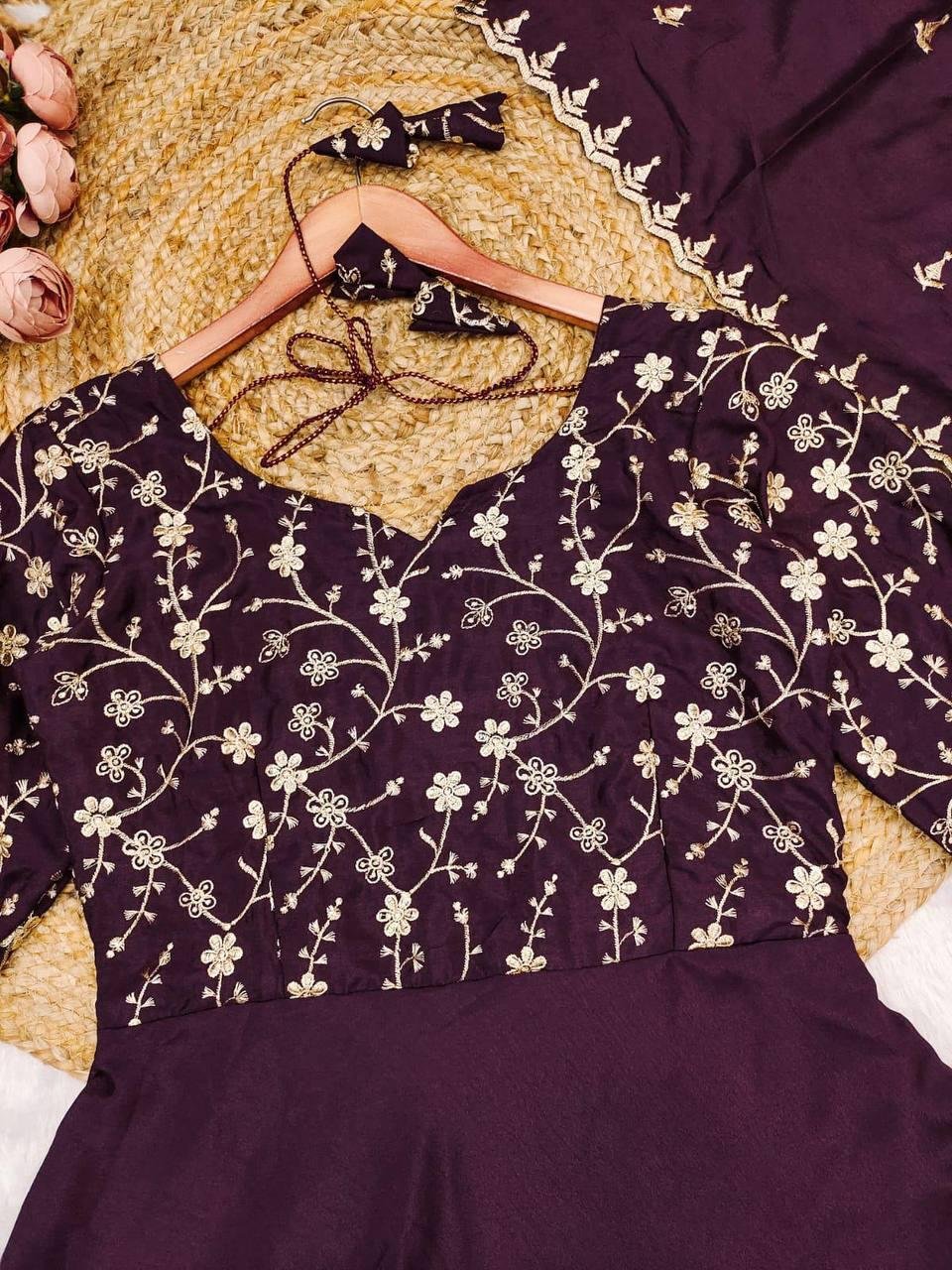 Elegant Vichitra Silk Anarkali Set 🌸✨