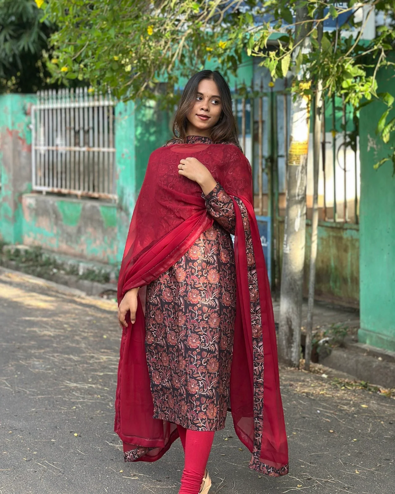 Women's Kalamkari Floral Printed Straight Kurti Set with Dupatta