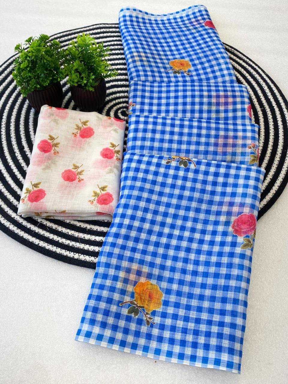 Checks Printed Saree with Floral blouse piece