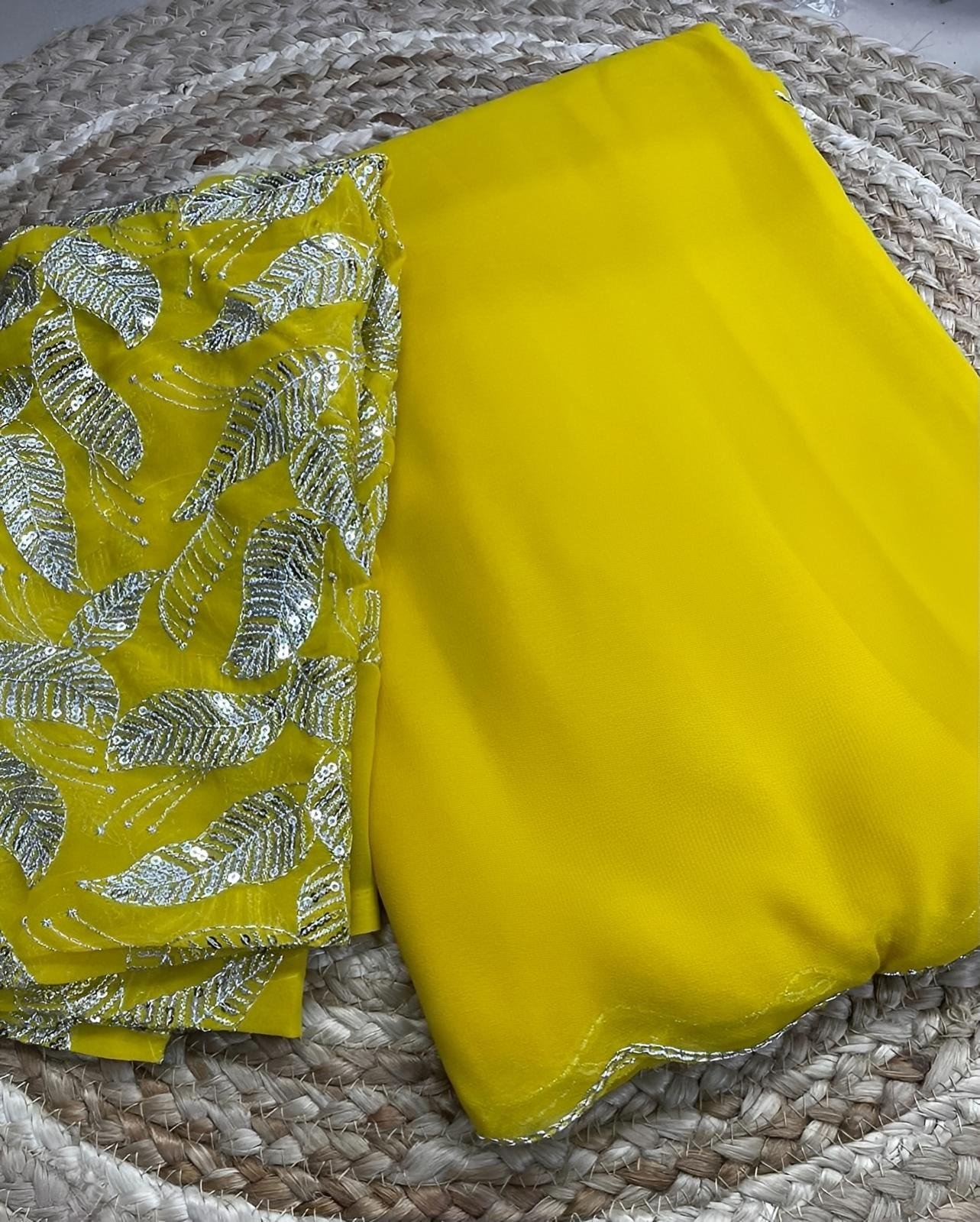 Offer Alert - Georgette Saree with Blouse piece
