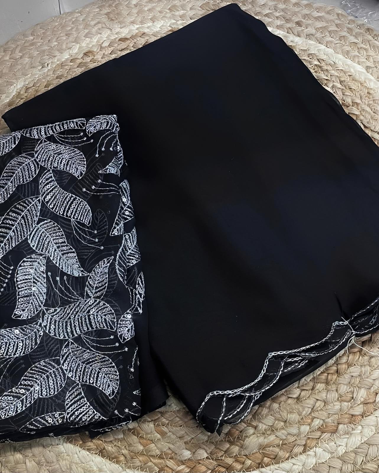 Offer Alert - Georgette Saree with Blouse piece