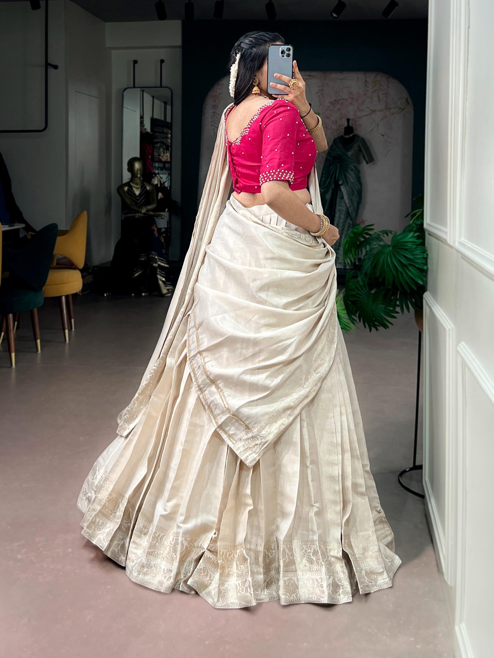 Onakkodi Semi stitched Halfsaree