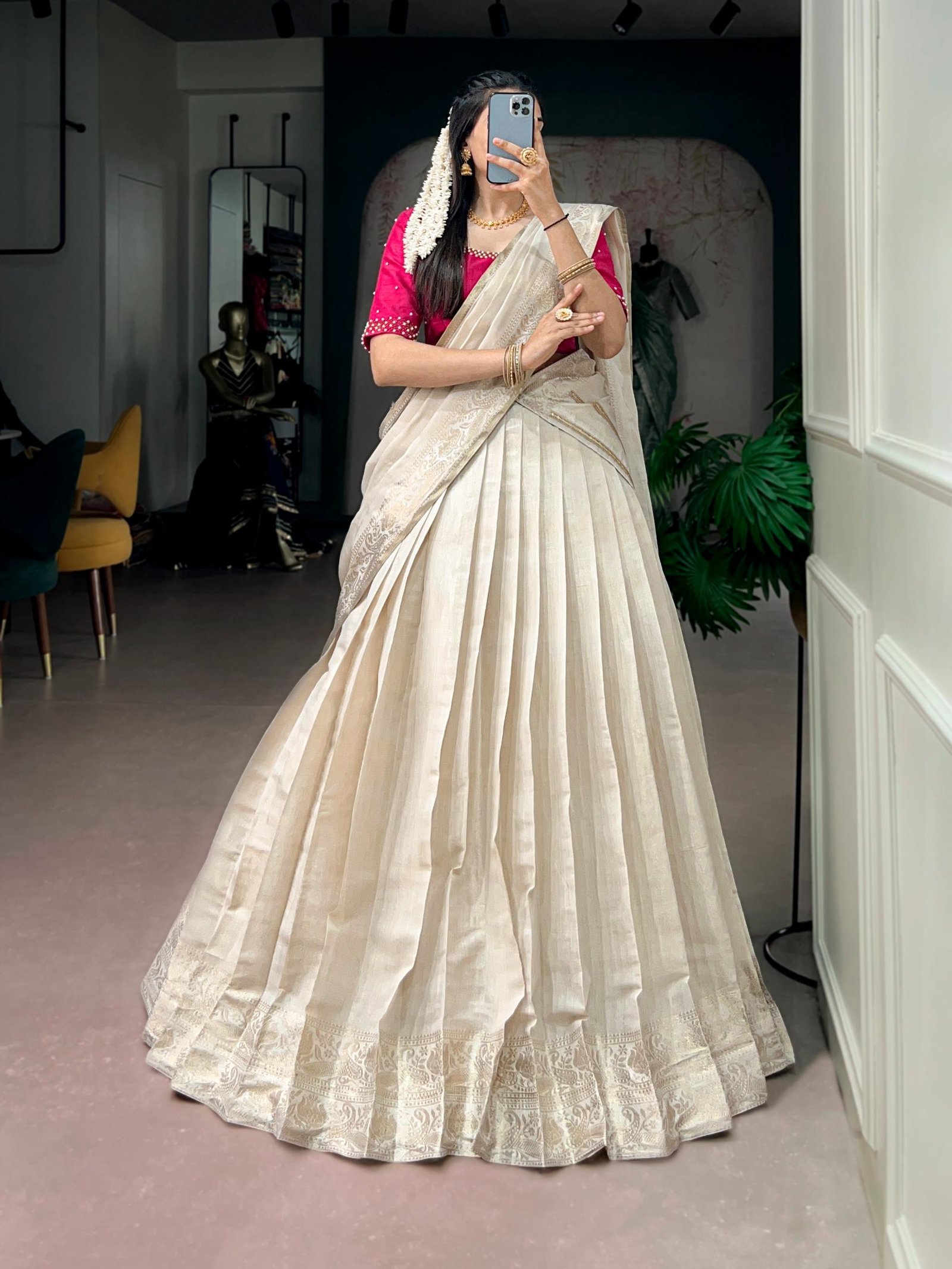 Onakkodi Semi stitched Halfsaree