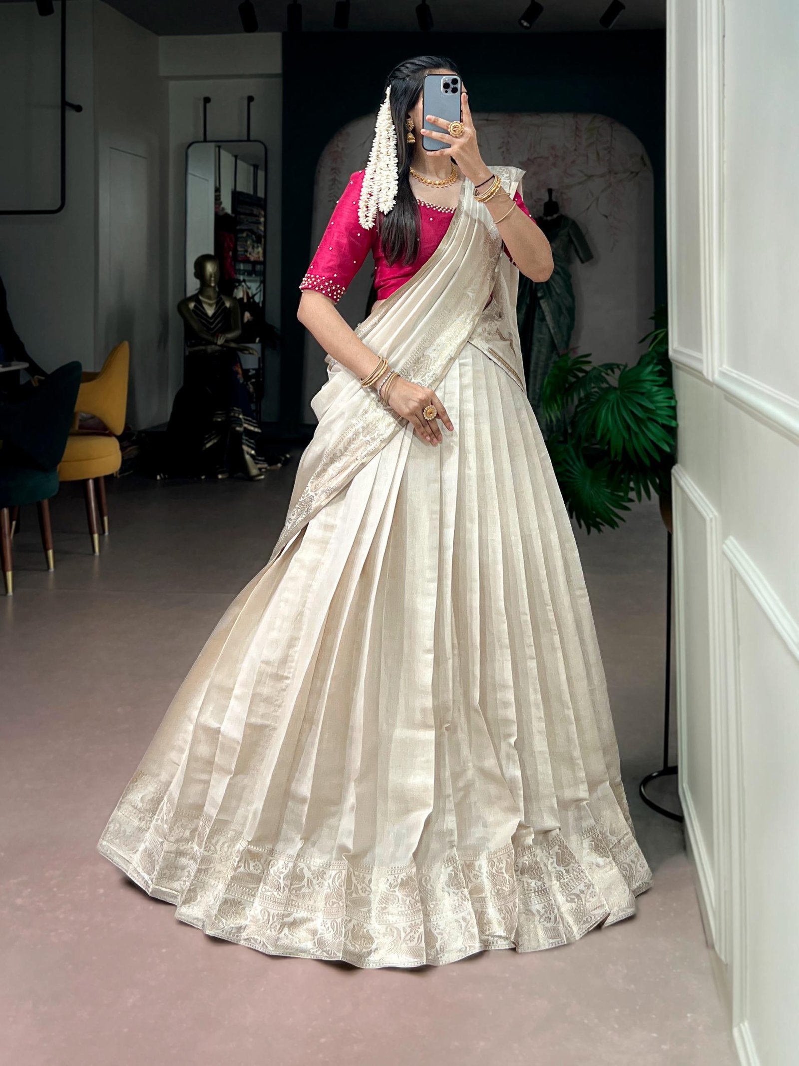 Onakkodi Semi stitched Halfsaree